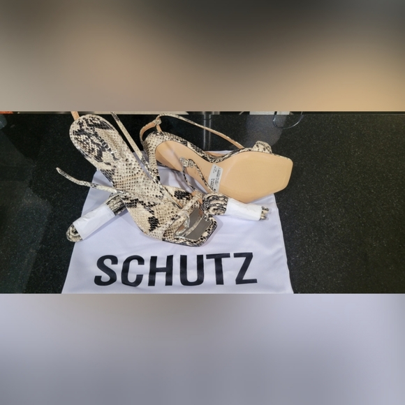 Heels - Picture 2 of 2